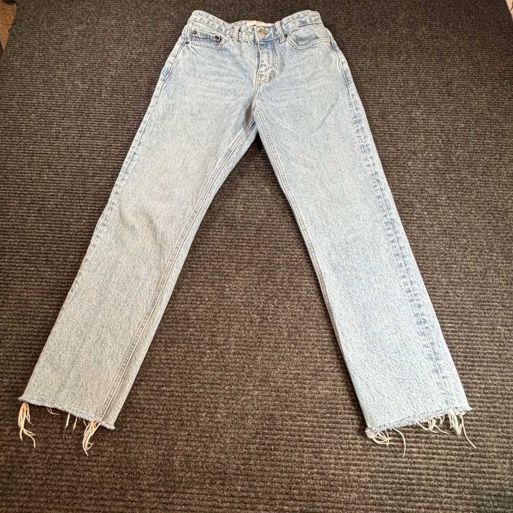 Topshop Straight Leg Jeans Light Wash Raw Hem Blue W25 L32 with Black Crop Top‎